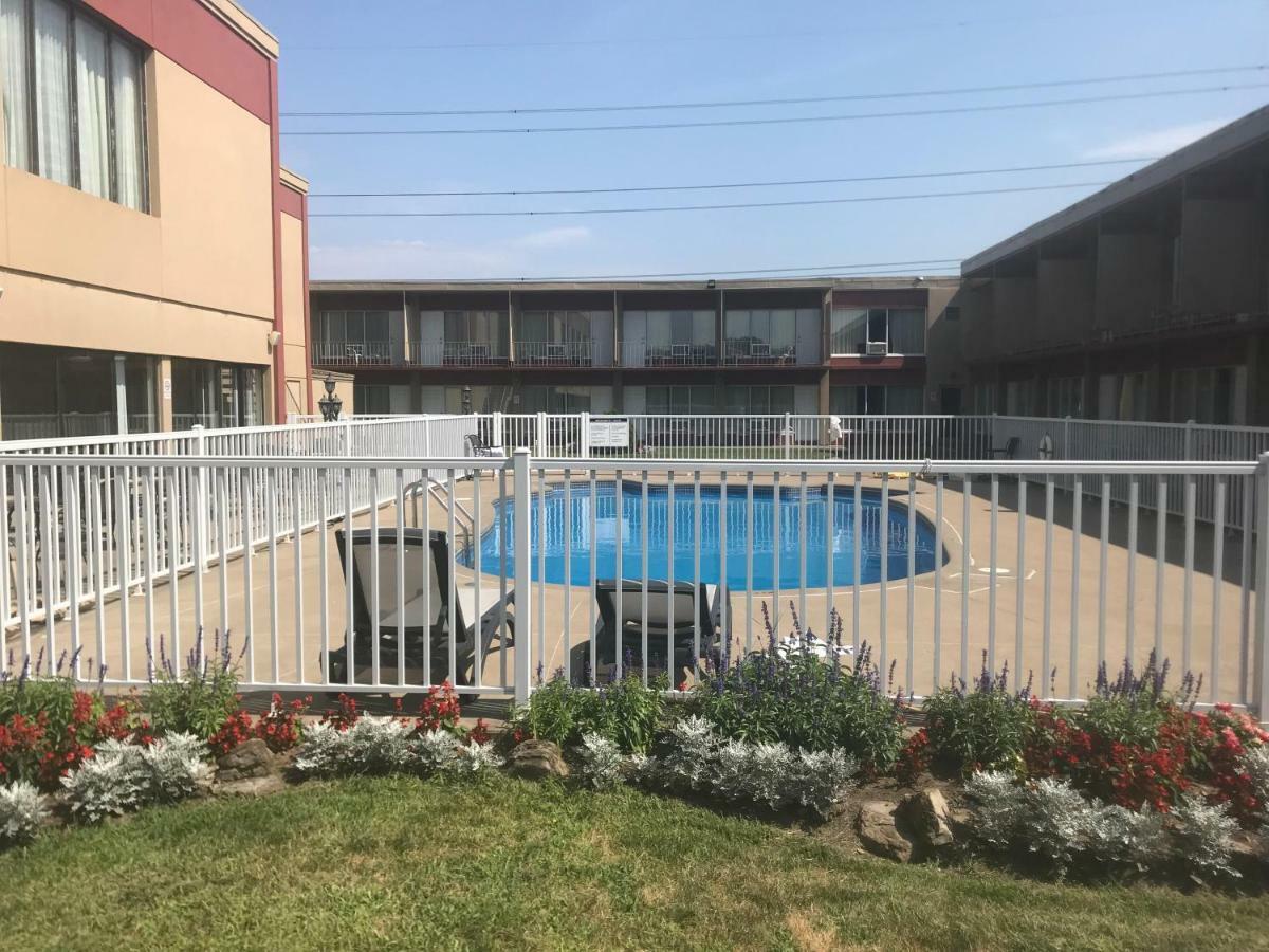 Auberge Royal Versailles Montreal Bagian luar foto